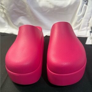 Crocs Dylan Platform Clog (Women Size 9 Color.Dragon Fruit